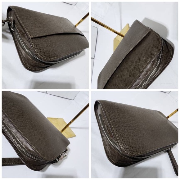 Authentic Louis Vuitton Moca Taiga Leather Baikal Men Wristlet Brown - Picture 4 of 12